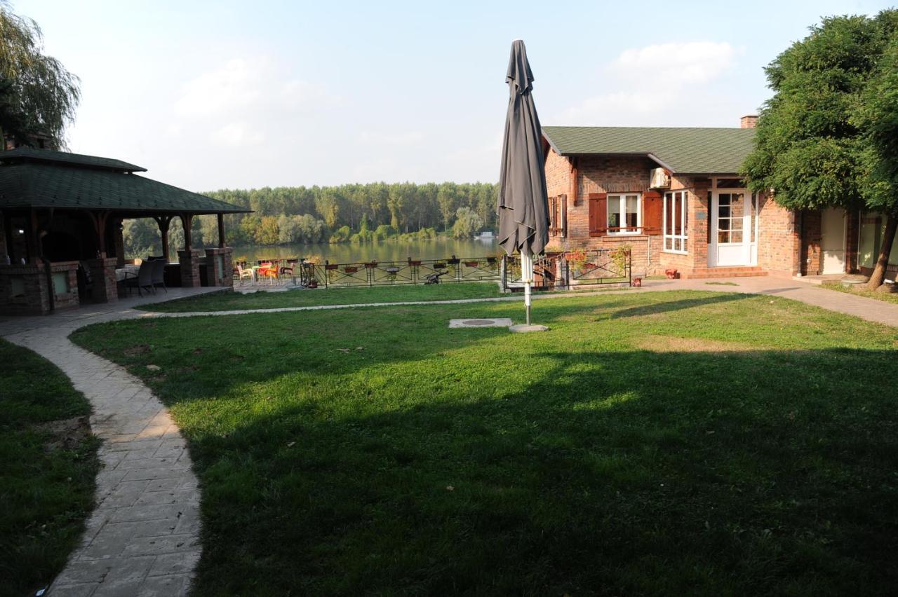 Vila Odmor Na Dunavu Beocin Bagian luar foto