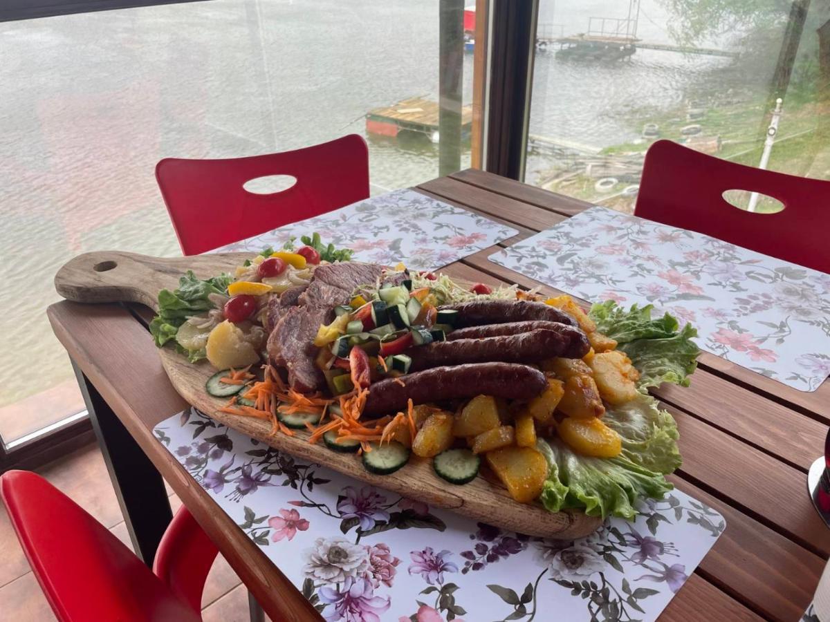 Vila Odmor Na Dunavu Beocin Bagian luar foto