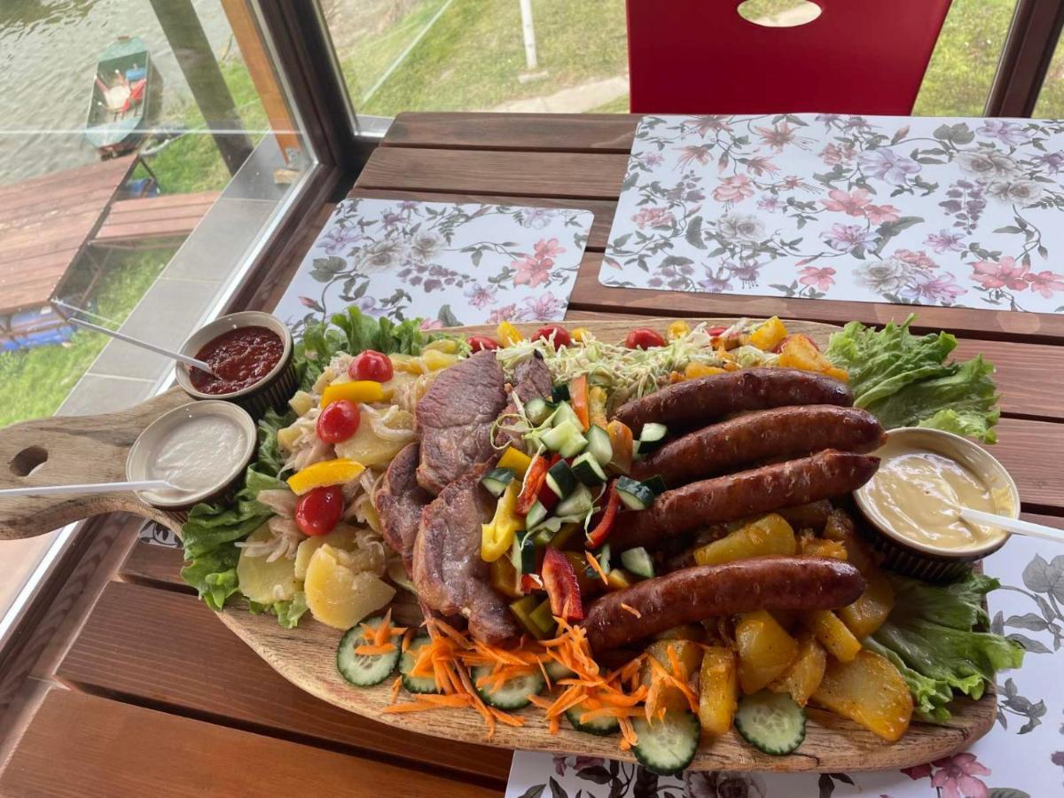 Vila Odmor Na Dunavu Beocin Bagian luar foto