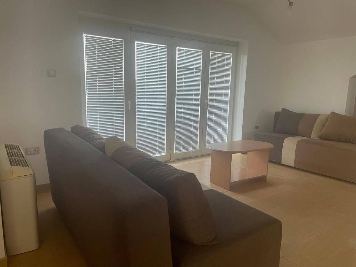 Vila Odmor Na Dunavu Beocin Bagian luar foto