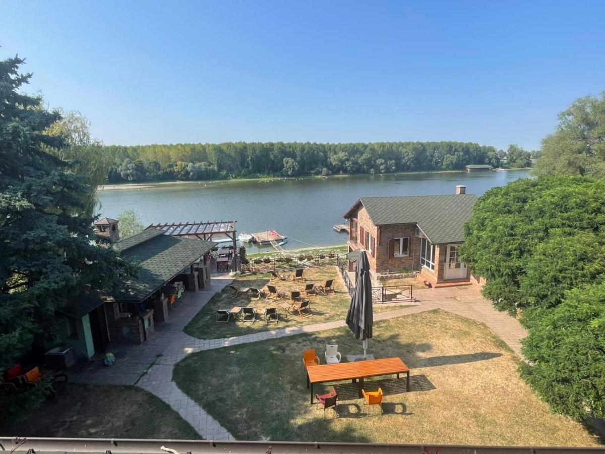 Vila Odmor Na Dunavu Beocin Bagian luar foto