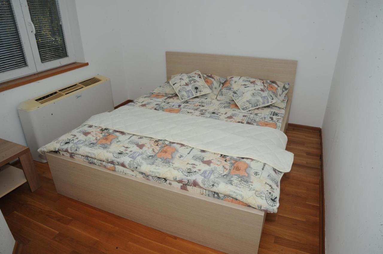 Vila Odmor Na Dunavu Beocin Bagian luar foto